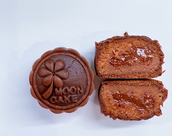 8pcs Fresh made Lava Chocolate Mooncake best gift (over 35 dollar free shipping)