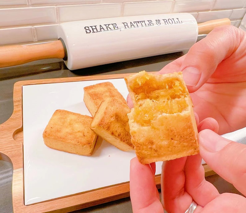 8pcs Fresh Made Taiwan Style Pineapple Cakes – Pure Pineapple Filling, Handmade Taiwanese Pineapple Pastry, Elegant Dessert Gift Set Bild 4