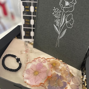 Geschenkbox, Geschenkset für sie, romantisches Geschenk Frauen, Self-Care-Geschenkbox, Verwöhn-Geschenkset, christliches Geschenk, handgemacht, personalisiertes durchdachtes Geschenk