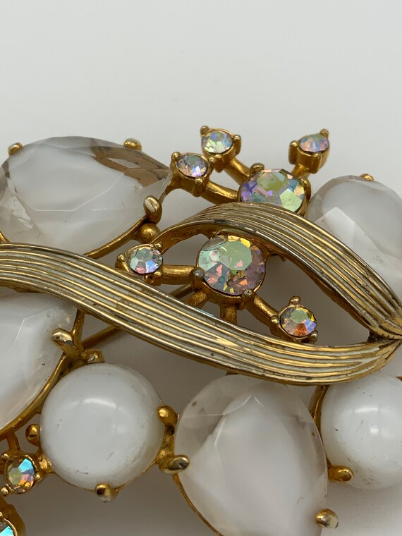 Vintage Elsa Schiaparelli Brooch Book Piece - image 5