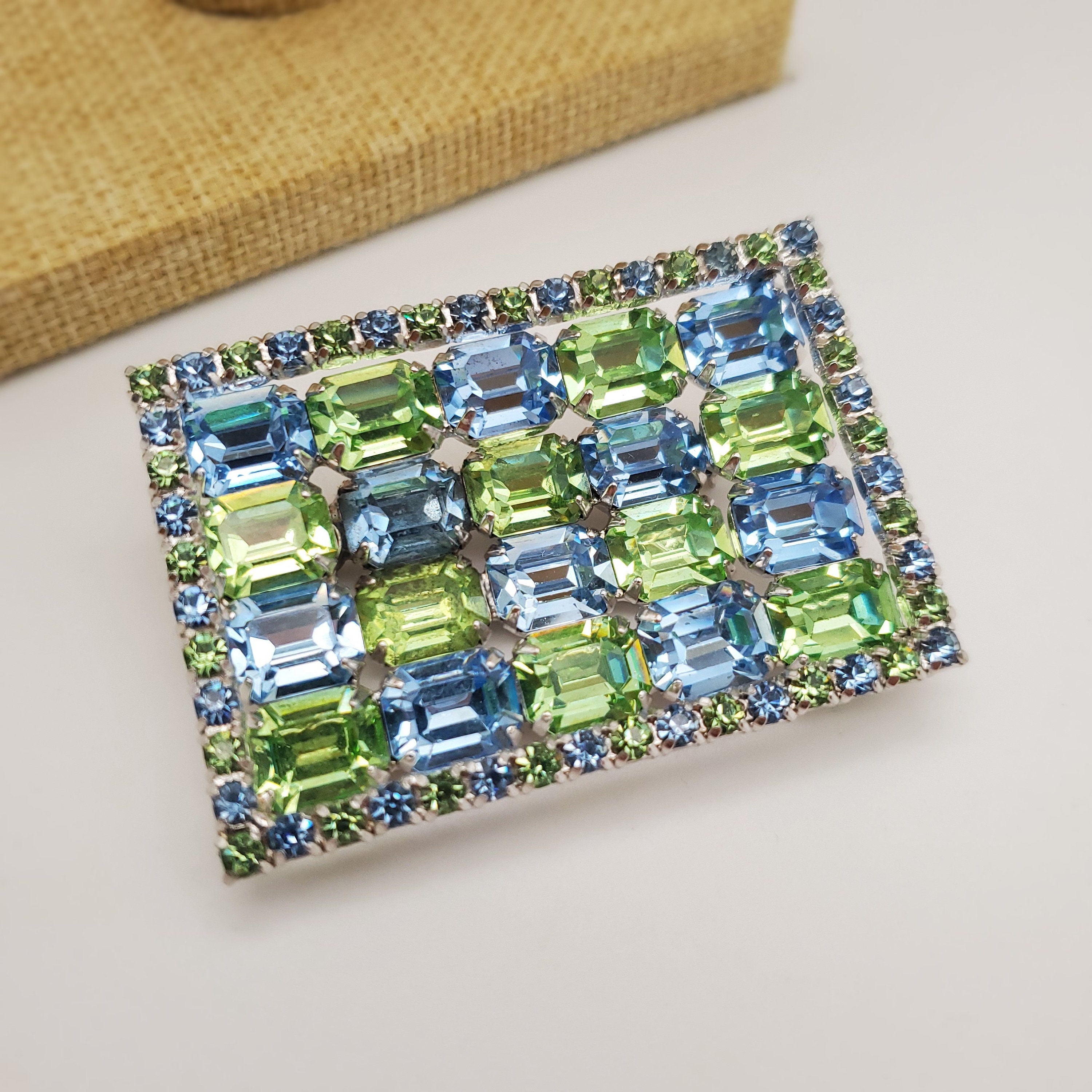 チェコスロバキア　ブローチ　出品未使用　まとめて Czechoslovakia brooch - Etsy 日本