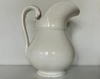 Grand pichet blanc ancien porcelaine française XIXéme broc terre de fer Sarreguemines