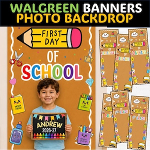 Könnte beinhalten: Ein braunes Fotohintergrund-Banner mit schulbezogenen Grafiken wie Stiften, Scheren, Kleber und Büchern. Der Text lautet FIRST DAY OF SCHOOL. Zusätzliche vertikale Banner zeigen verschiedene Klassenstufen wie Kindergarten und Vorschule.