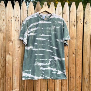 XL Green Tie Dye Bleach Dye Crew Neck T-shirt, Reverse Tie Dye Shirt, Women’s Shirt, Acid Wash Shirt, Gift for Her