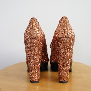 Y2K-does-70s Markus Lupfer copper rose gold glitter platform court shoes, Size UK 4 almond toe, block heel, bow detail image 5