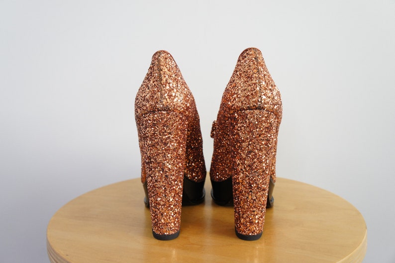 Y2K-does-70s Markus Lupfer copper rose gold glitter platform court shoes, Size UK 4 almond toe, block heel, bow detail image 5