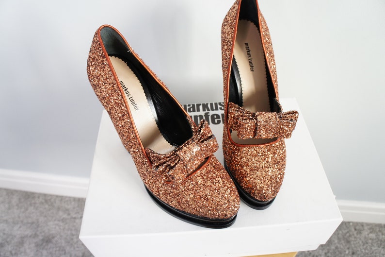 Y2K-does-70s Markus Lupfer copper rose gold glitter platform court shoes, Size UK 4 almond toe, block heel, bow detail image 9