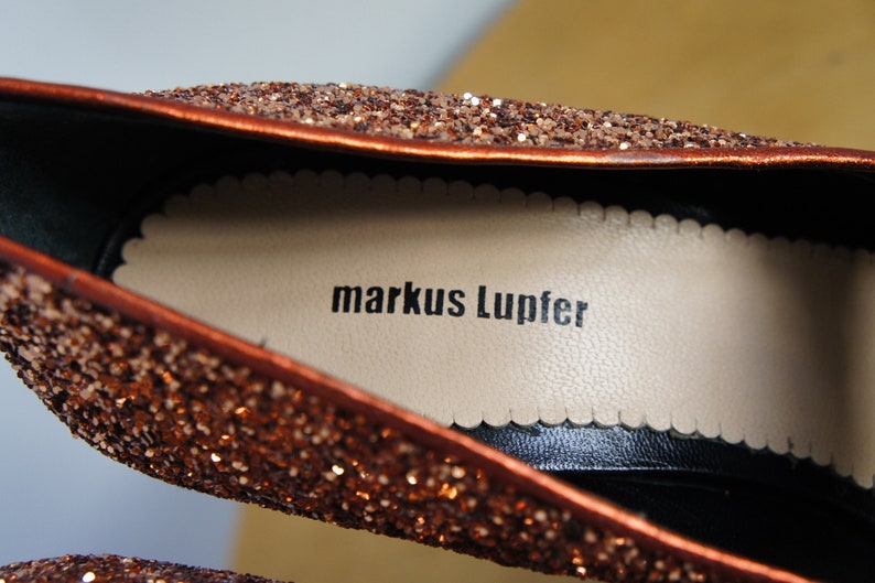 Y2K-does-70s Markus Lupfer copper rose gold glitter platform court shoes, Size UK 4 almond toe, block heel, bow detail image 7