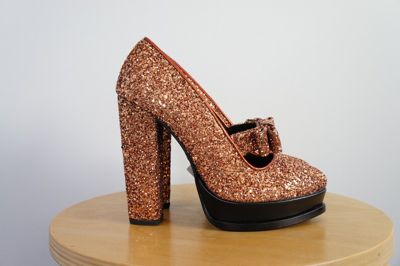 Y2K-does-70s Markus Lupfer copper rose gold glitter platform court shoes, Size UK 4 almond toe, block heel, bow detail image 2