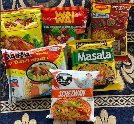 Assortimento di noodle istantanei indiani -  Italia