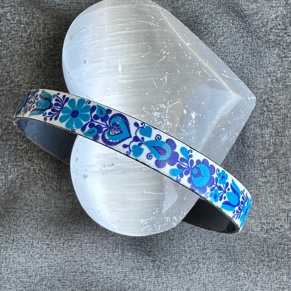 Vintage 1960's Arta Bangle, Made in Austria, Blue & White Enamel, Hand made and Signed