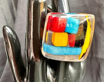 1960s Mod Resin Cocktail Ring: Geometric Silver Band Statement Jewellery