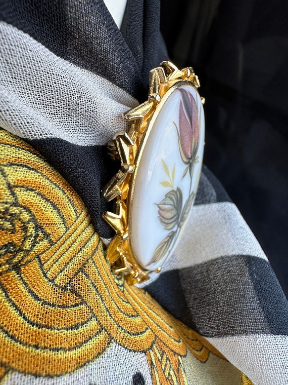 Vintage Arcansas, Elizabeth Reimer, Ceramic Rosebud Gold Tone