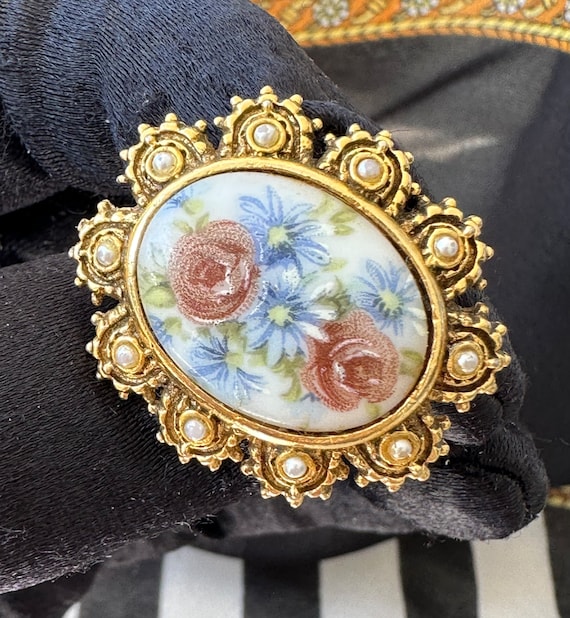 Vintage Arcansas, Elizabeth Reimer, Ceramic Floral Filigree Framed