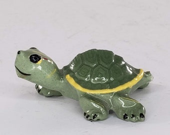 Hagen Renaker Box Turtle Mama Miniature Figurine Red Yellow Stripe Variation