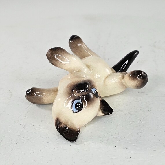 Hagen Renaker DW Lying Kitten on Back Cat Figurine Designer's