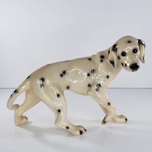 Vintage Dalmatiner Gefleckter Hund Sad Walking Figur Hartplastik *Repariert*