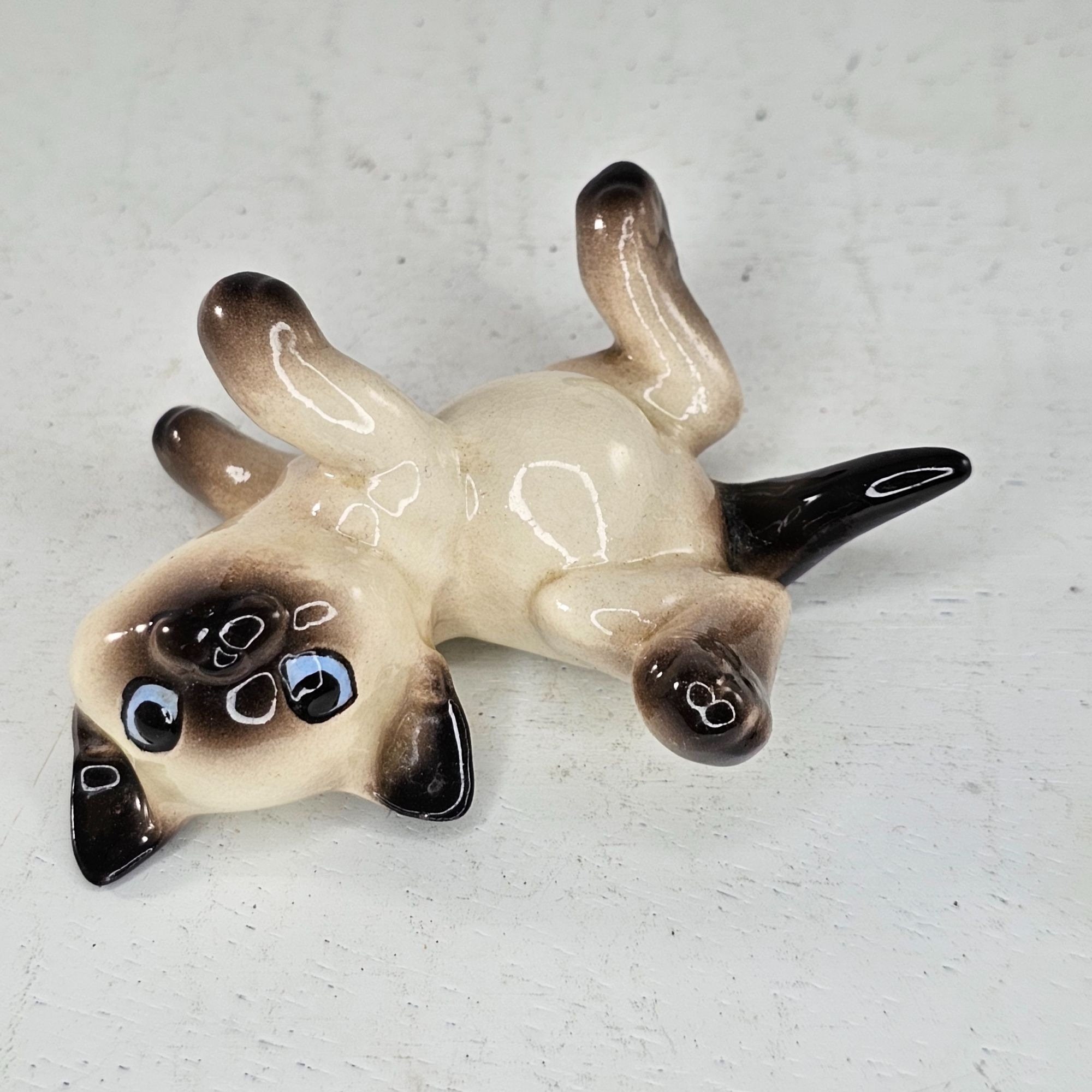 Hagen Renaker DW Lying Kitten on Back Cat Figurine Designer's