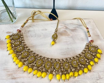 Yellow Polki Necklace Set with Tikka and Earrings/Pakistani Indian Bengali Mendhi Gayeholud Jewelry/Bridal Gayeholud Jewelry/Mendhi Jewelry/