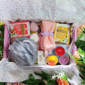 XL Super Deluxe Spa Gift Hamper, Pamper Hamper Gift Set, Spa Package in a Box, Relaxation and Calm, Get Well Soon Gift Gifts For Her Express image 2