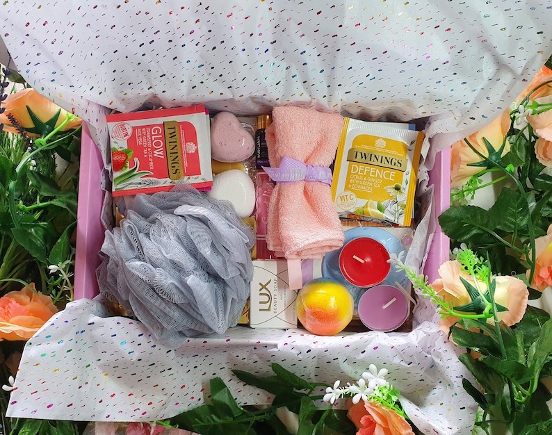 XL Super Deluxe Spa Gift Hamper, Pamper Hamper Gift Set, Spa Package in a Box, Relaxation and Calm, Get Well Soon Gift Gifts For Her Express image 2