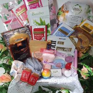 XL Super Deluxe Spa Gift Hamper, Pamper Hamper Gift Set, Spa Package in a Box, Relaxation and Calm, Get Well Soon Gift Gifts For Her Express image 3