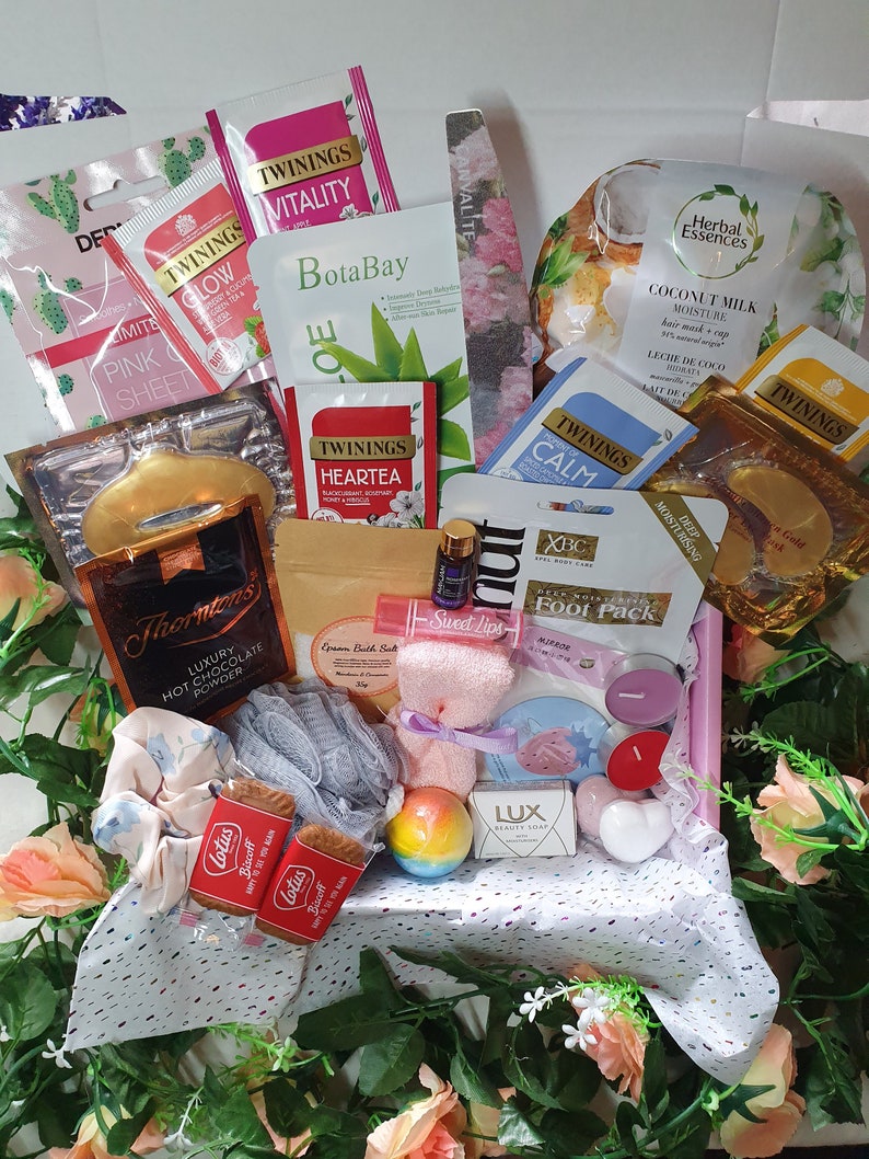 XL Super Deluxe Spa Gift Hamper, Pamper Hamper Gift Set, Spa Package in a Box, Relaxation and Calm, Get Well Soon Gift Gifts For Her Express image 3