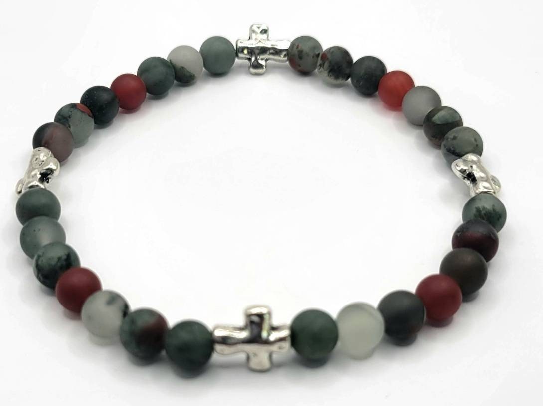 Gucci Bracelet With Green And Red Wooden Beads | Mens beaded bracelets, Beaded  bracelets, Gucci bracelet