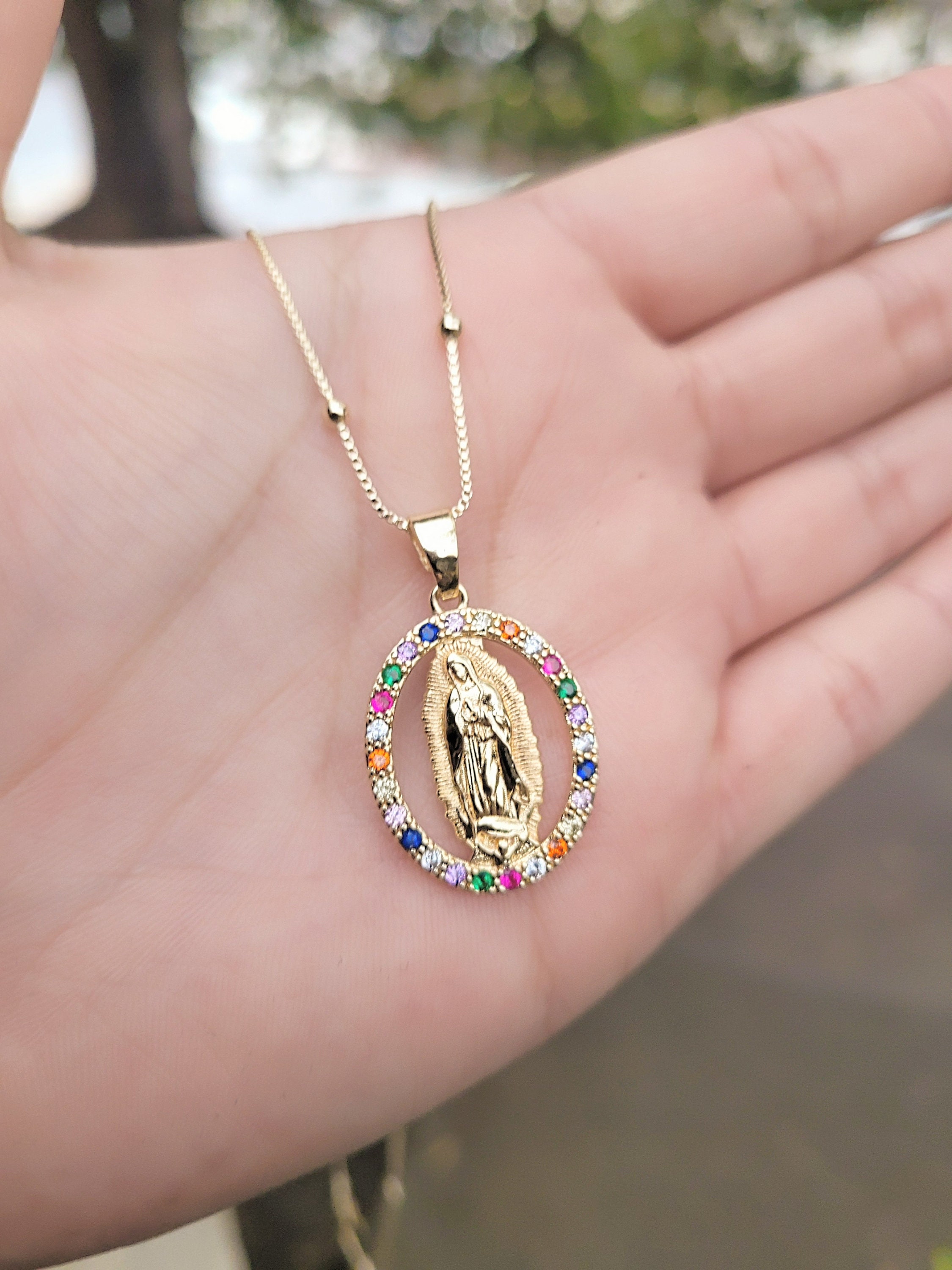 Set Cadena Medalla y Aretes De La Virgen De Guadalupe Para Mujer De Oro  Laminado