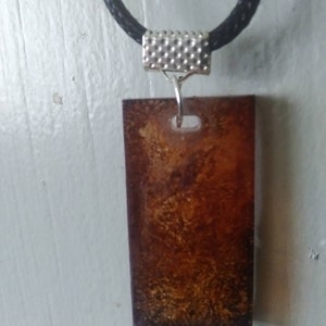 Brauner rechteckiger Harz Anhänger 1 1/2 in lang und 3/4 von | Etsy