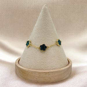 Clover Leaf Emerald Green Gold Bracelet