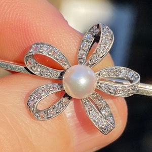 Antique bar pin with diamonds and pearl