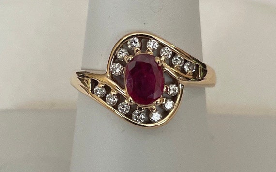 Lady’s ruby ring - image 3