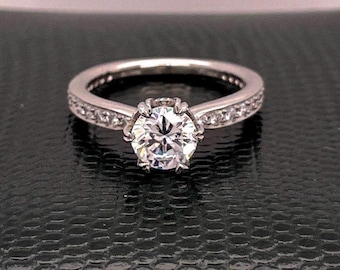 Lady’s platinum and diamond ring setting