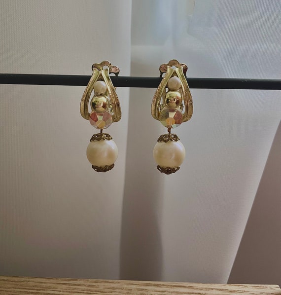 Vintage Pearly Drop Clip-On Earrings With Iridesce