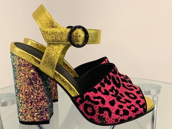 Size US 7 WIDE Glitter & Sequined Sandal w/ Gold … - image 1