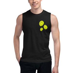 camiseta musculosa con tres logotipos de boyyyish