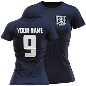 Benutzerdefinierte Name und Nummer Schottland Abzeichen T-Shirt für Frauen, Schottland personalisierte T-Shirt für Frauen, Fußball Geschenke für personalisiert
