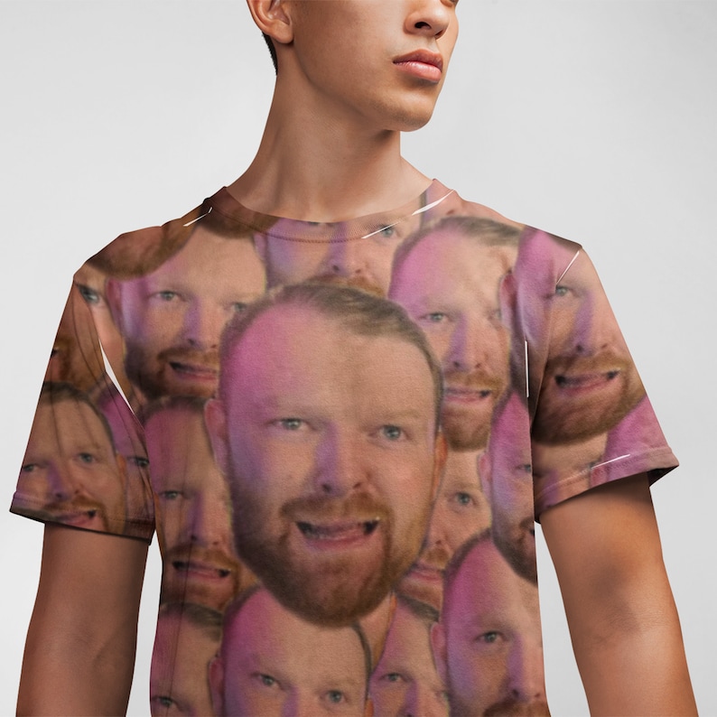 All Over Face Print Personalisiertes T-Shirt Unisex Bild 3