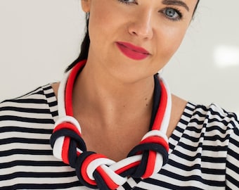 Collar babero de algodón grueso TRIO / Cuerda con nudo rojo, blanco y azul marino / Joyería atrevida hecha a mano