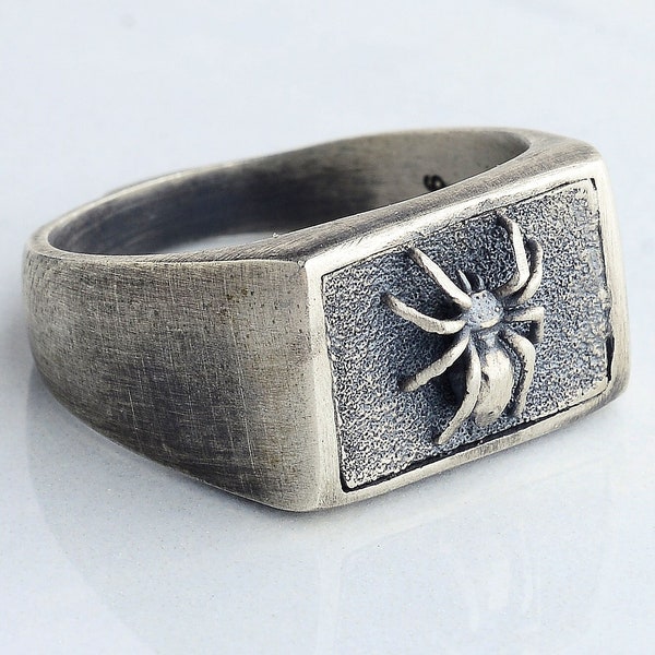 Silver Spider Ring, Stelring Silver Pinky Ring , Stackable Pinky Signet Ring, Ring For Man, Signet Mens Ring, Unique Man Ring