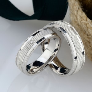 Silber Ehering Set, moderne Ehering Set, passende Eheringe für Paar, Paar Trauringe, handgemachter Verlobungsring,