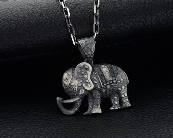 Colgante de elefante de plata de ley oxidada - Collar de motociclista hecho a mano para hombre