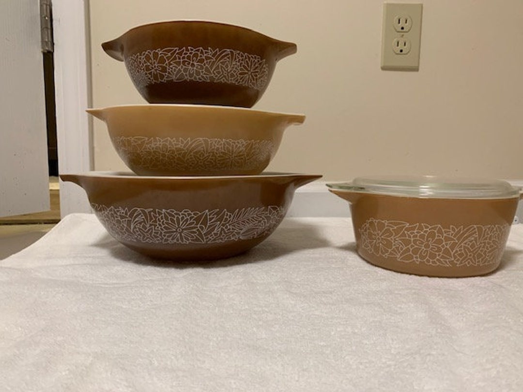 Set of Three Vintage Pyrex Woodland Nesting Cinderella Mixing