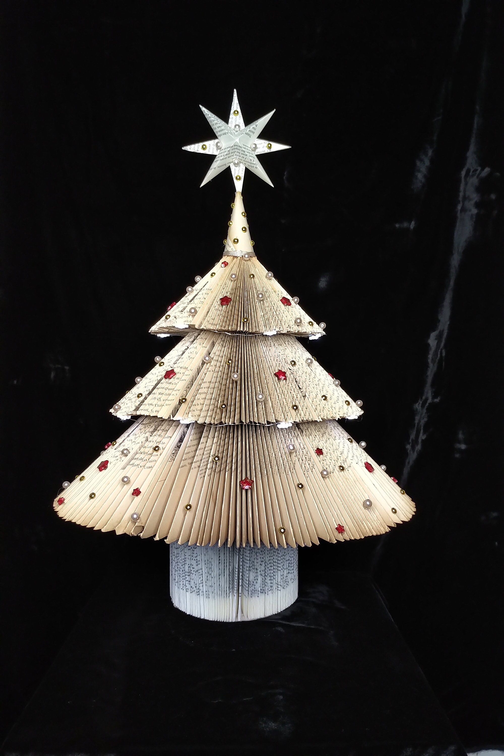 Sapin de Noël en Livres Recyclés