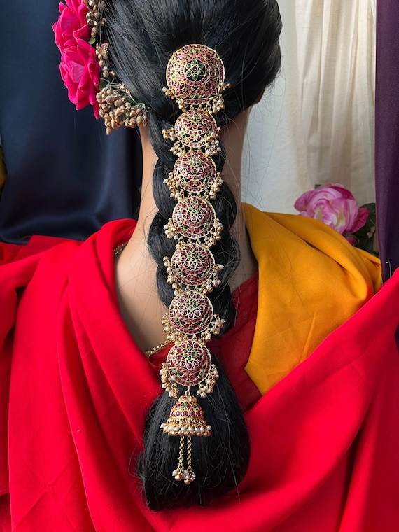 Kemp Jada Billa: Antique Gold Floral Hair Clip With Jhumuka Pearls