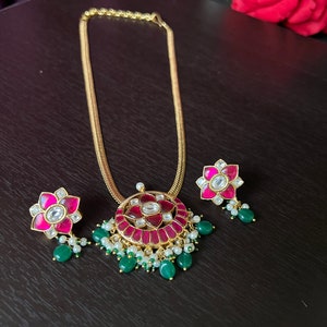 Jadau Kundan Stones/Pendant set  Gold Finish/ Ruby pink Pearls with Pendant Removable //South Indian Jewelry /Indian Jewelry/Asain jewelry .