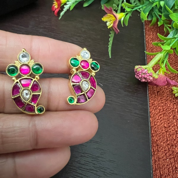 Jadau Kundan  Small Stud Earrings/one Inches Long/0.4 wide / Kundan Ruby Pink Emerald Gold Finish/ Indian Jewelry