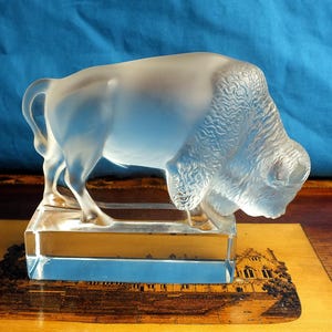 770g Vintage Rene Lalique Relief Moulded Glass Bison On A Clear Rectangular Base - Signed Lalique France