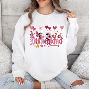 Disneyland Hearts Sweatshirt, Disneyland Valentines T-Shirt, Mickey And Friends Valentine Sweatshirt, Valentines Day Shirt, Valentine Gift bild 2